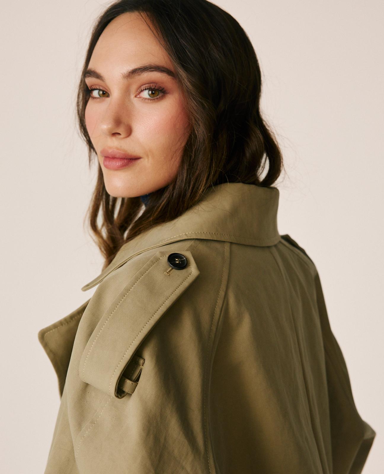 alma-en-pena-short-double-breasted-trenchcoat-beige-aus-baumwolle image 4