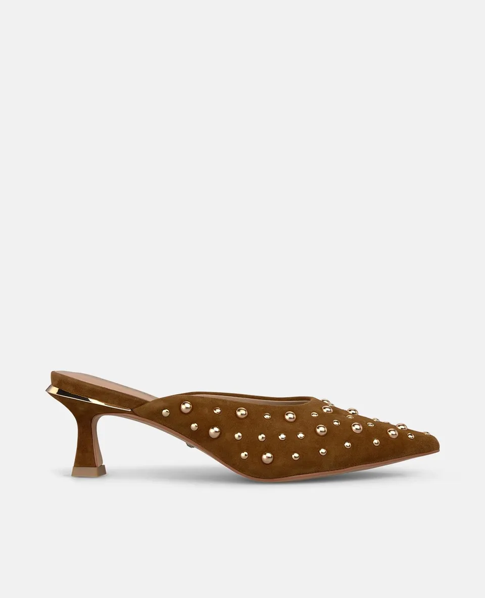 alma-en-pena-mule-mit-offener-kappe-camel-wildleder-nieten-6-cm image 1