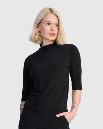 alembika-essential-slinky-mockneck-tee-schwarz-basic image 2
