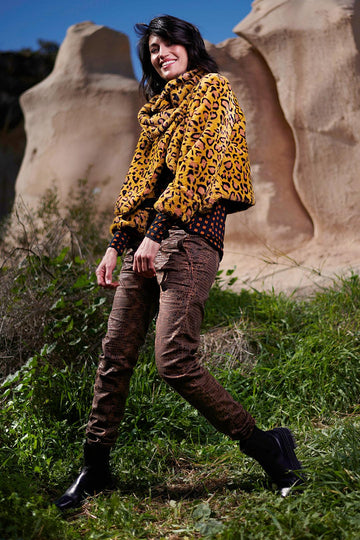 alembika-etosha-crop-jacke-serval-kunstpelz-bolerojacke image 5