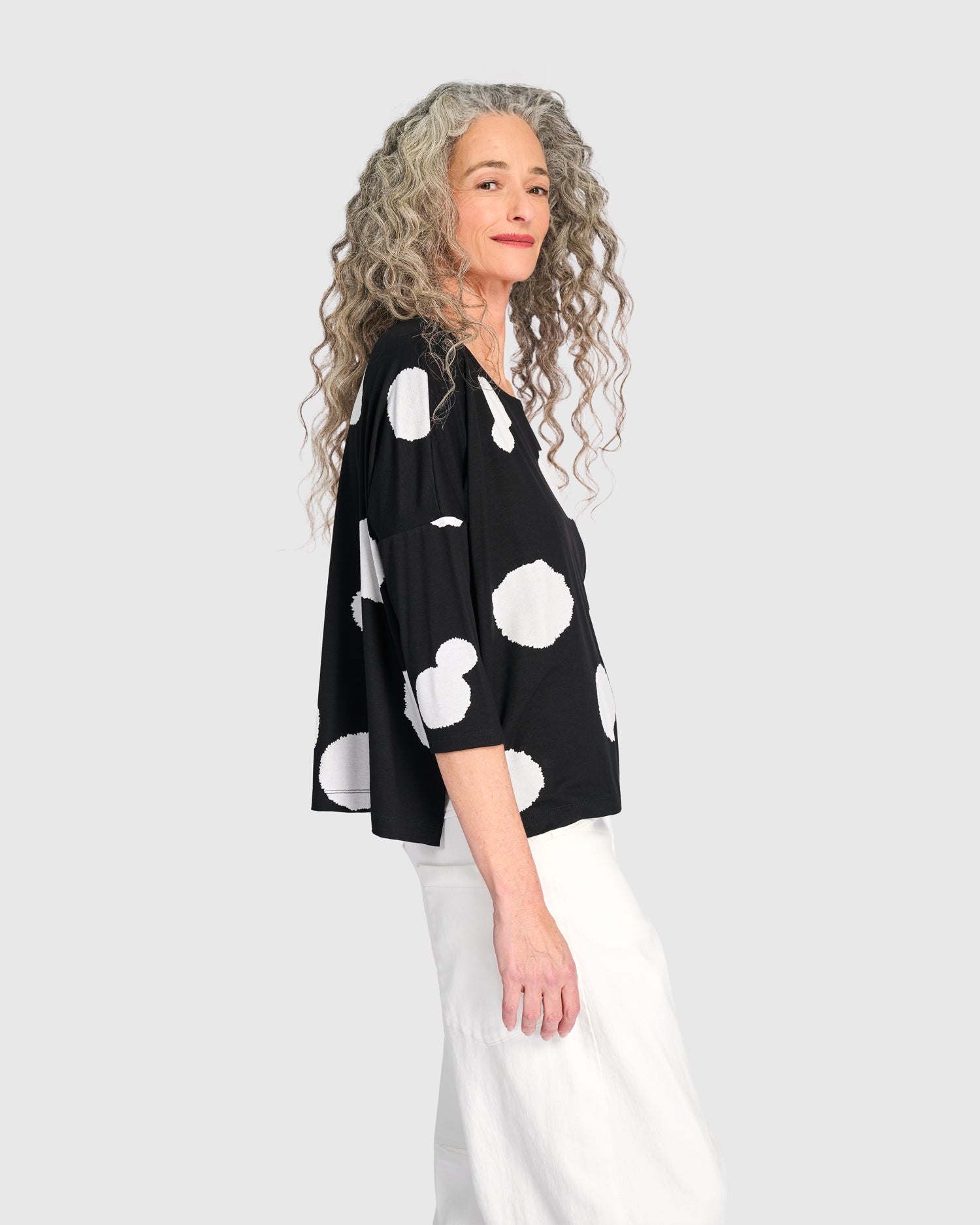 alembika-full-moon-boxy-tee-shirt-black-white image 3