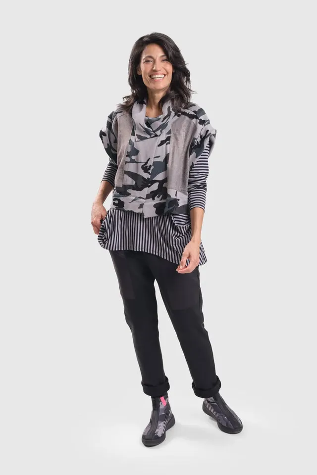 alembika-urban-crop-jacke-grey-camo image 1