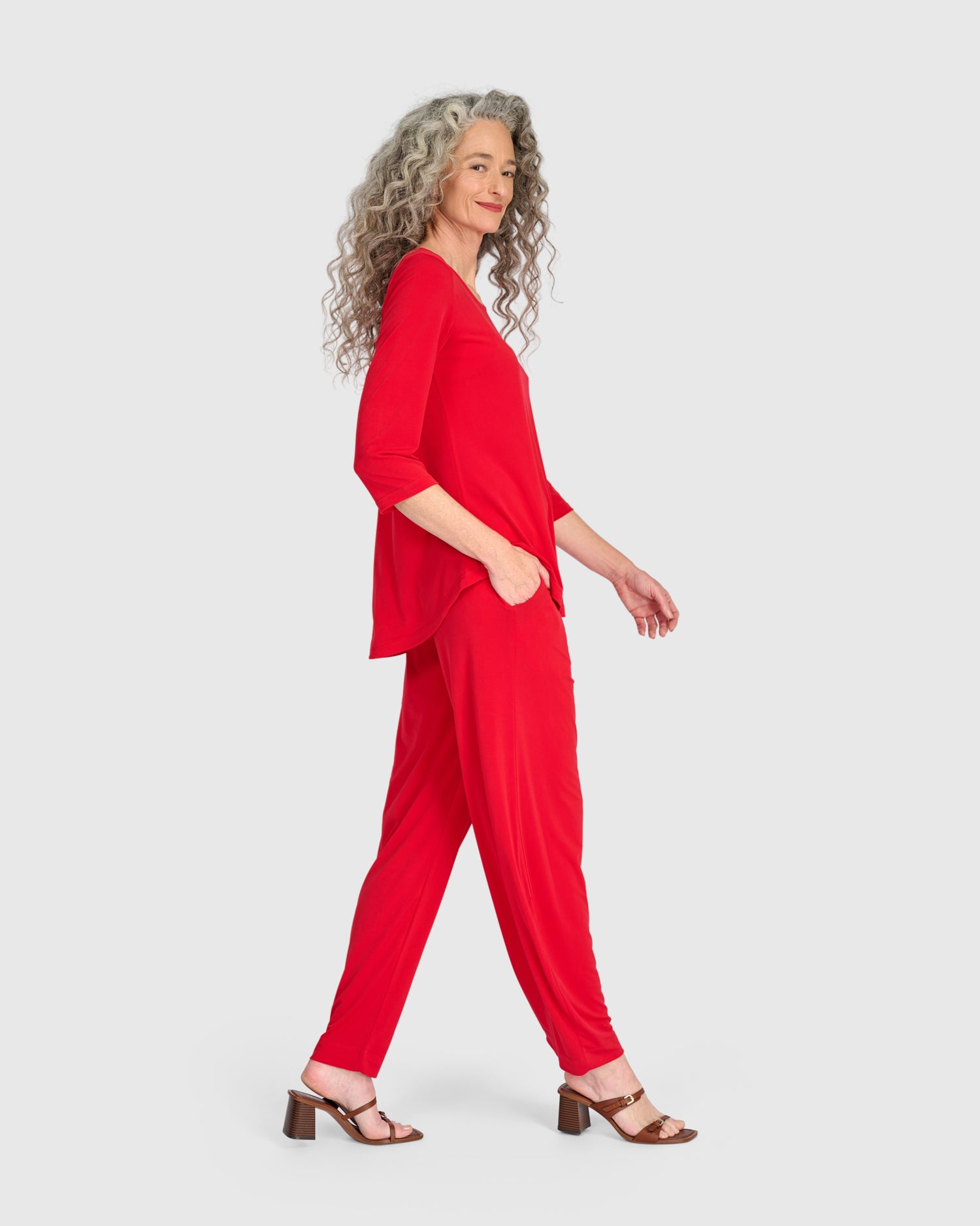 alembika-essential-slinky-crew-top-rot image 3
