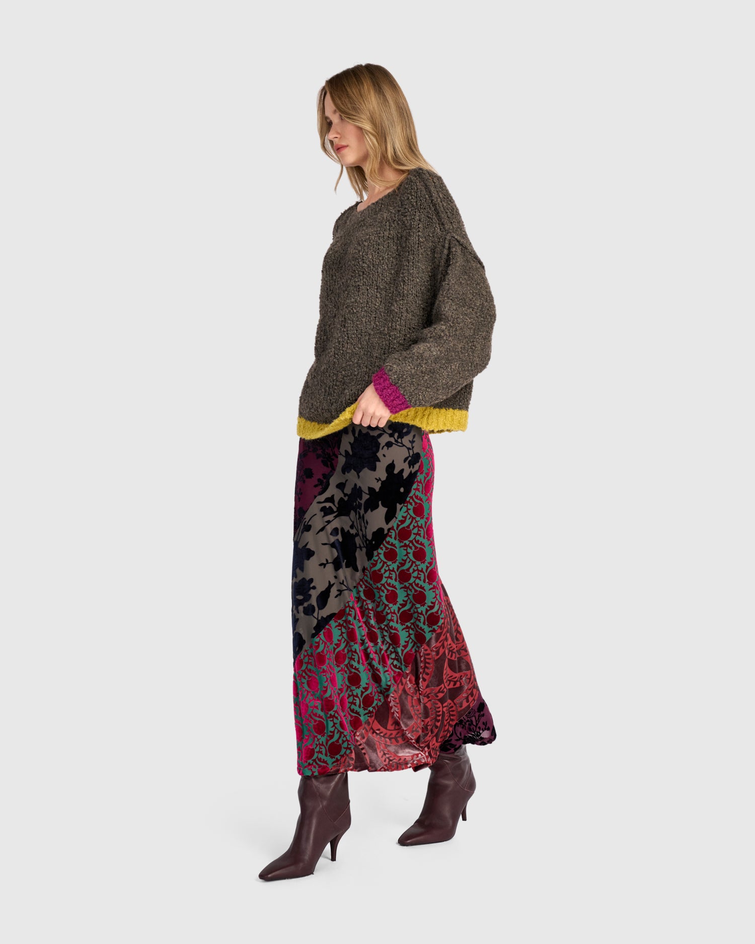 alembika-riff-boucle-sweater-truffle-pullover image 4