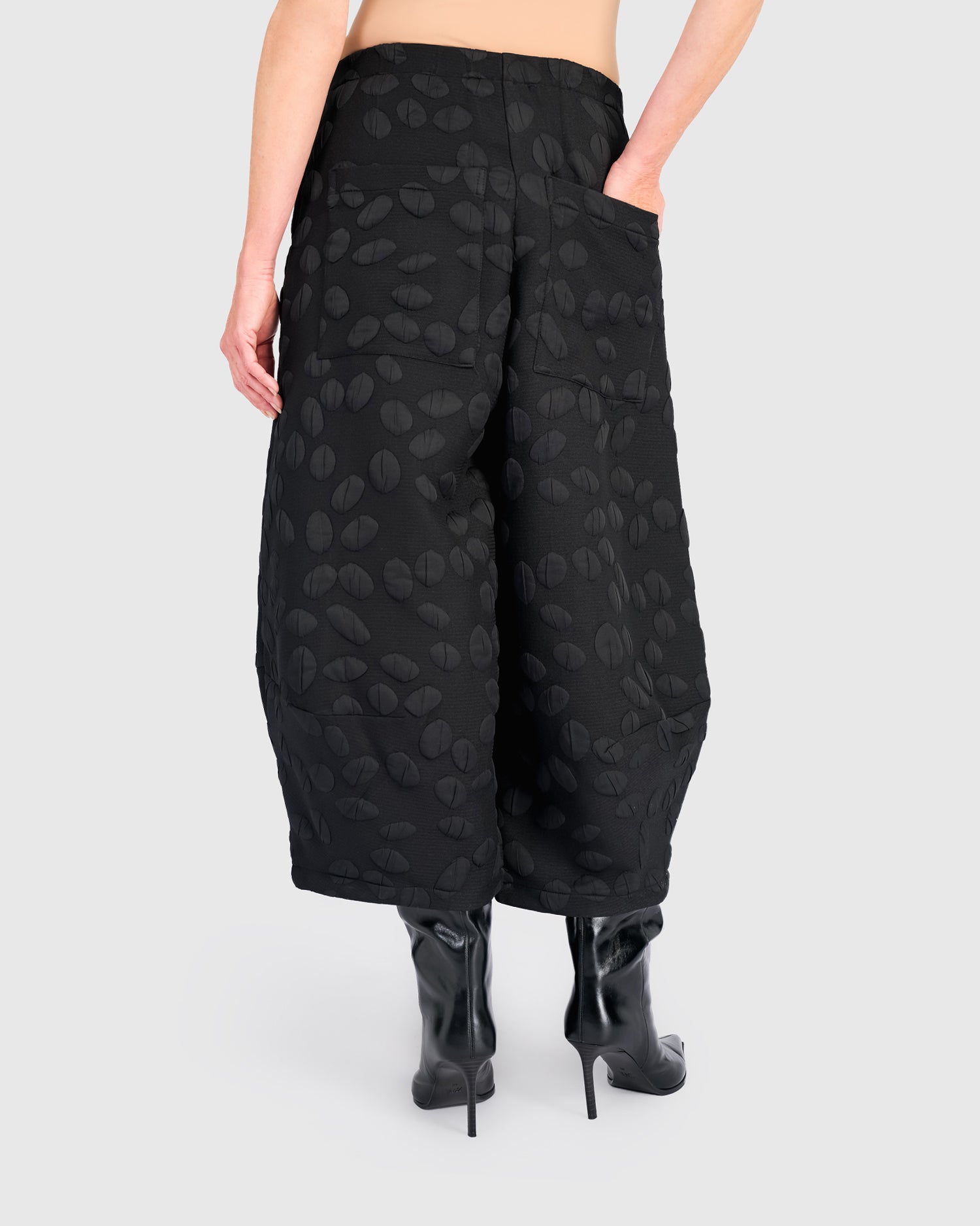 alembika-intermezzo-lantern-hose-black-spots image 6