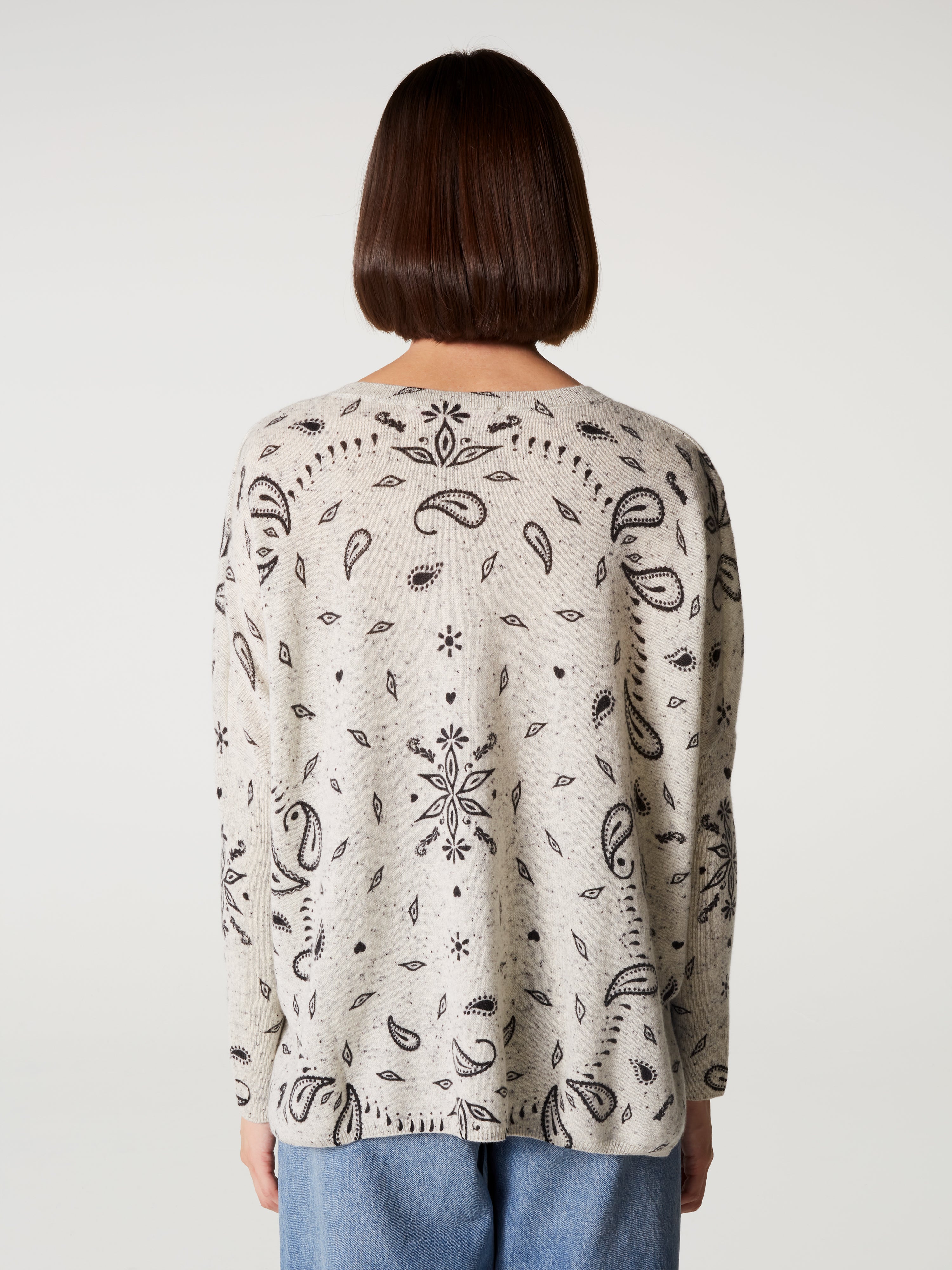 absolut-camille-poncho-pullover-damen-kaschmir-v-ausschnitt-bandana-print image 4