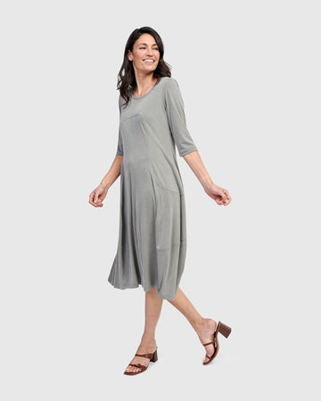 alembika-essential-crew-cocoon-kleid-saladine-ripstrick-kleid image 3
