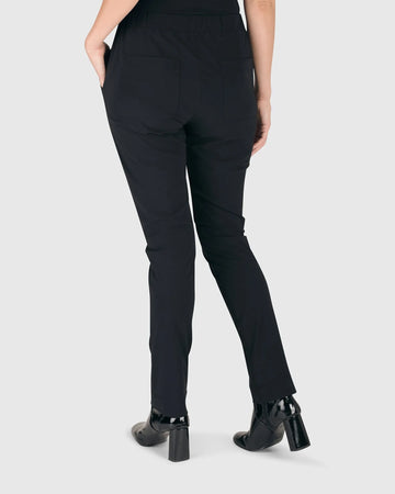 alembika-essential-tekbika-j-pocket-slim-pants-black-hose image 4