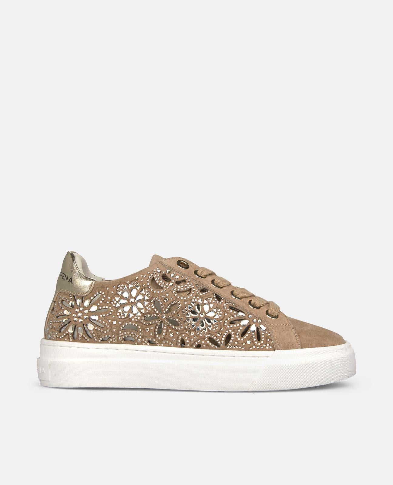 alma-en-pena-sportlicher-sneaker-mit-loch-blumenmuster-und-3-5-cm-plateau-sand image 1
