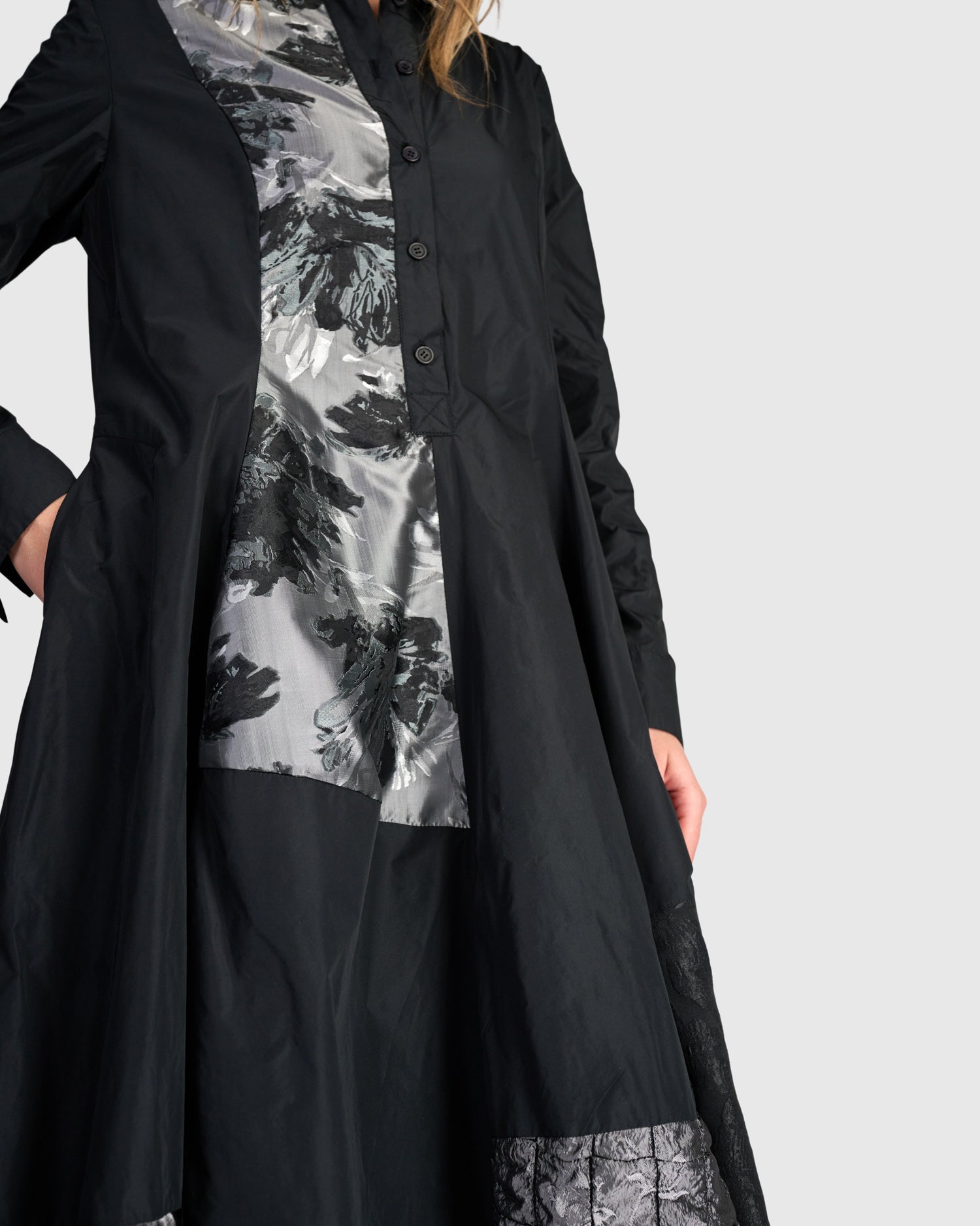 alembika-parlour-swish-shirtdress-black-silver-midi-blusenkleid image 2