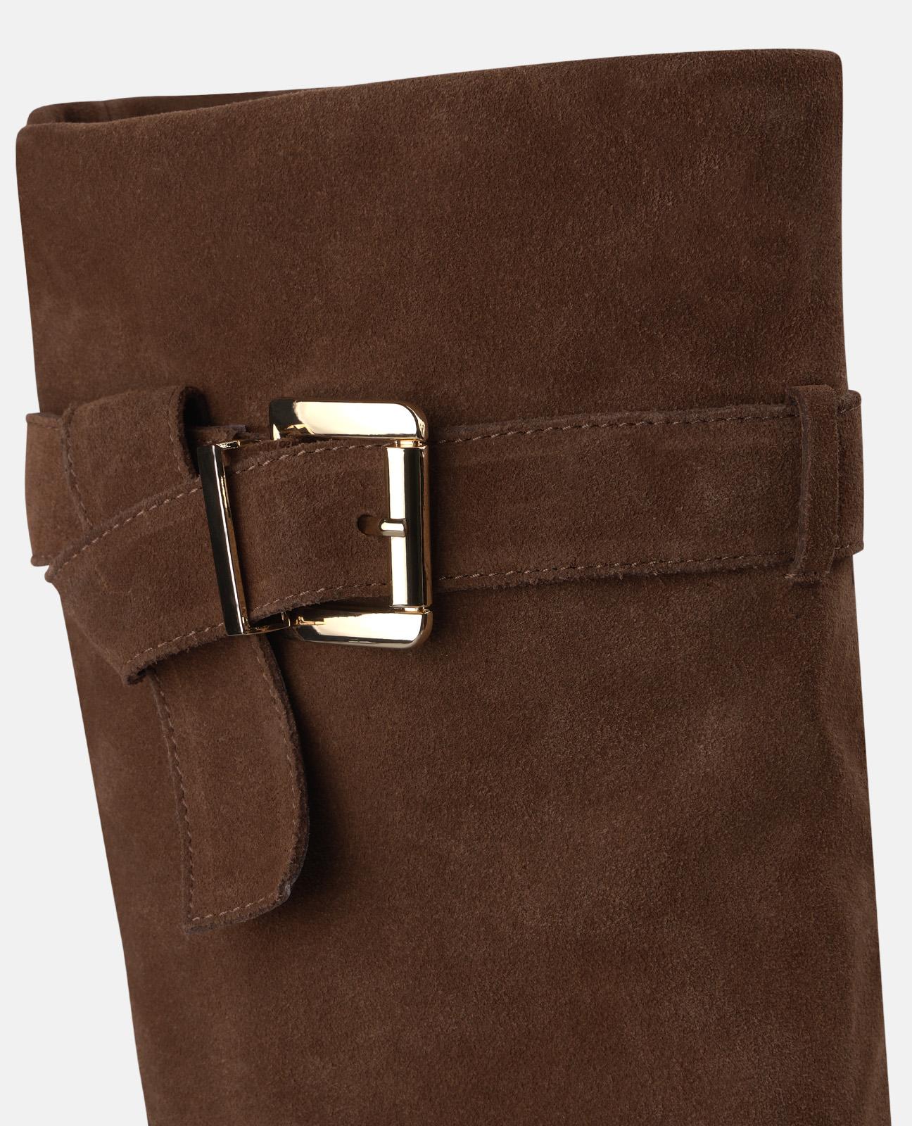 alma-en-pena-suede-boots-with-a-buckle-flachstiefel-camel image 4
