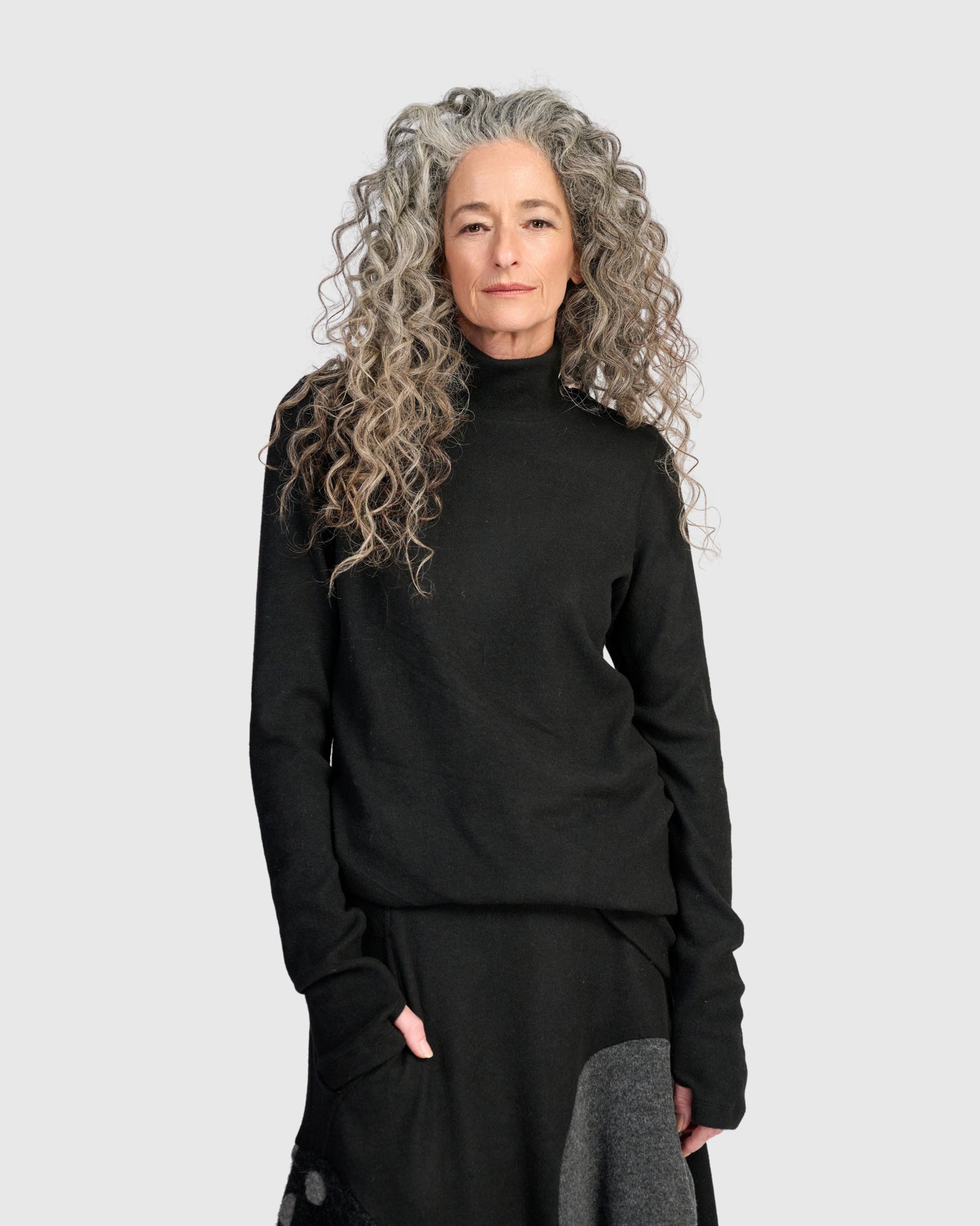 alembika-urban-plush-turtleneck-tunika-charcoal image 3