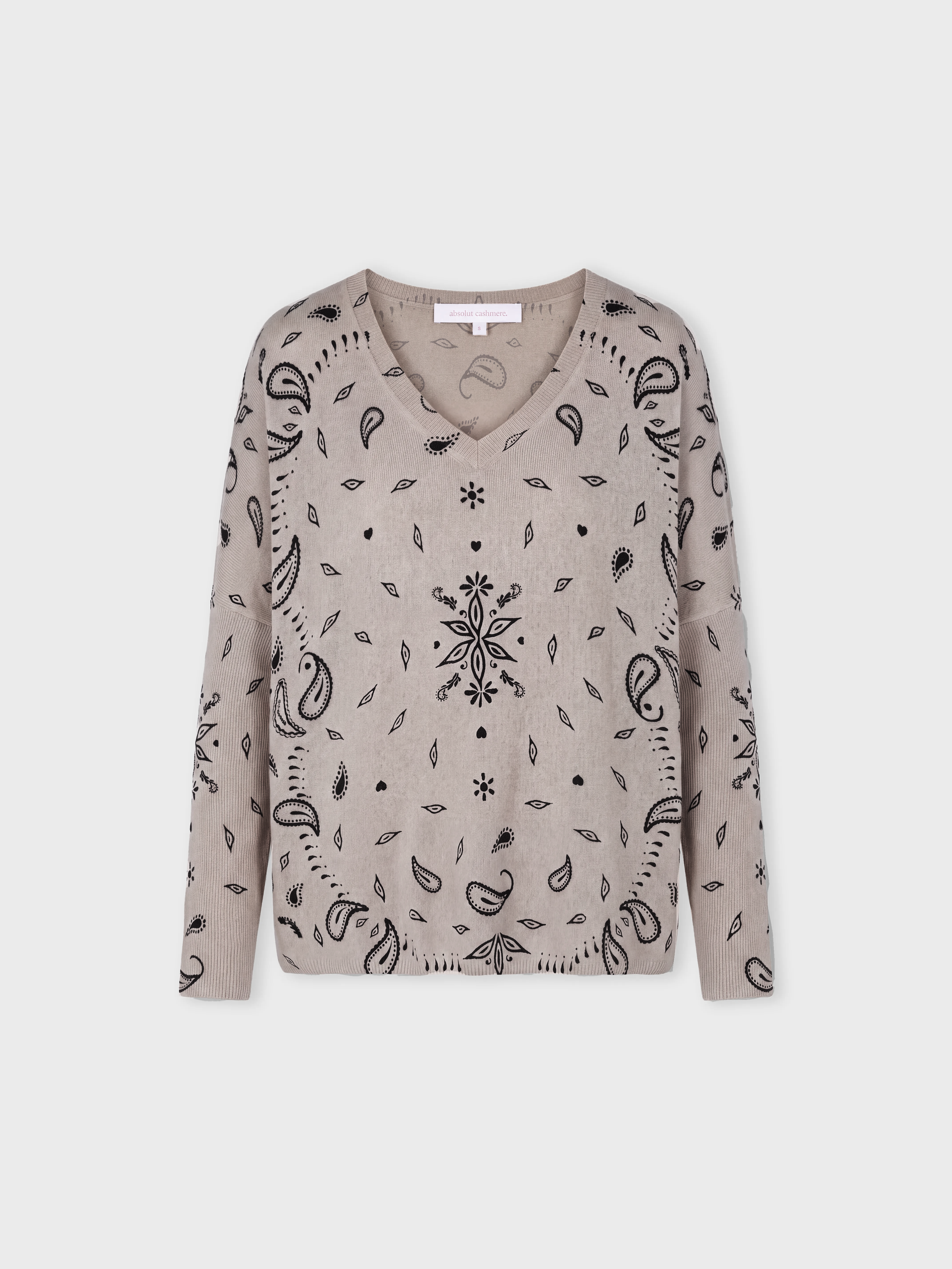 absolut-camille-poncho-pullover-v-ausschnitt-100-kaschmir-beige-bandana-print image 1