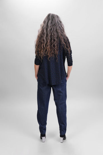 alembika-chiu-raglan-top-navy-leo image 4