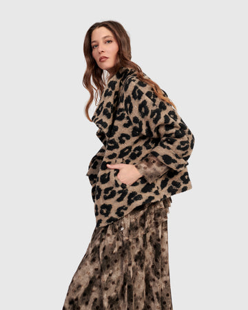 alembika-wildcard-cozy-jacke-leopard image 8