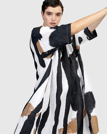 alembika-urban-amsterdam-oversized-dress-zebra-kleid image 6