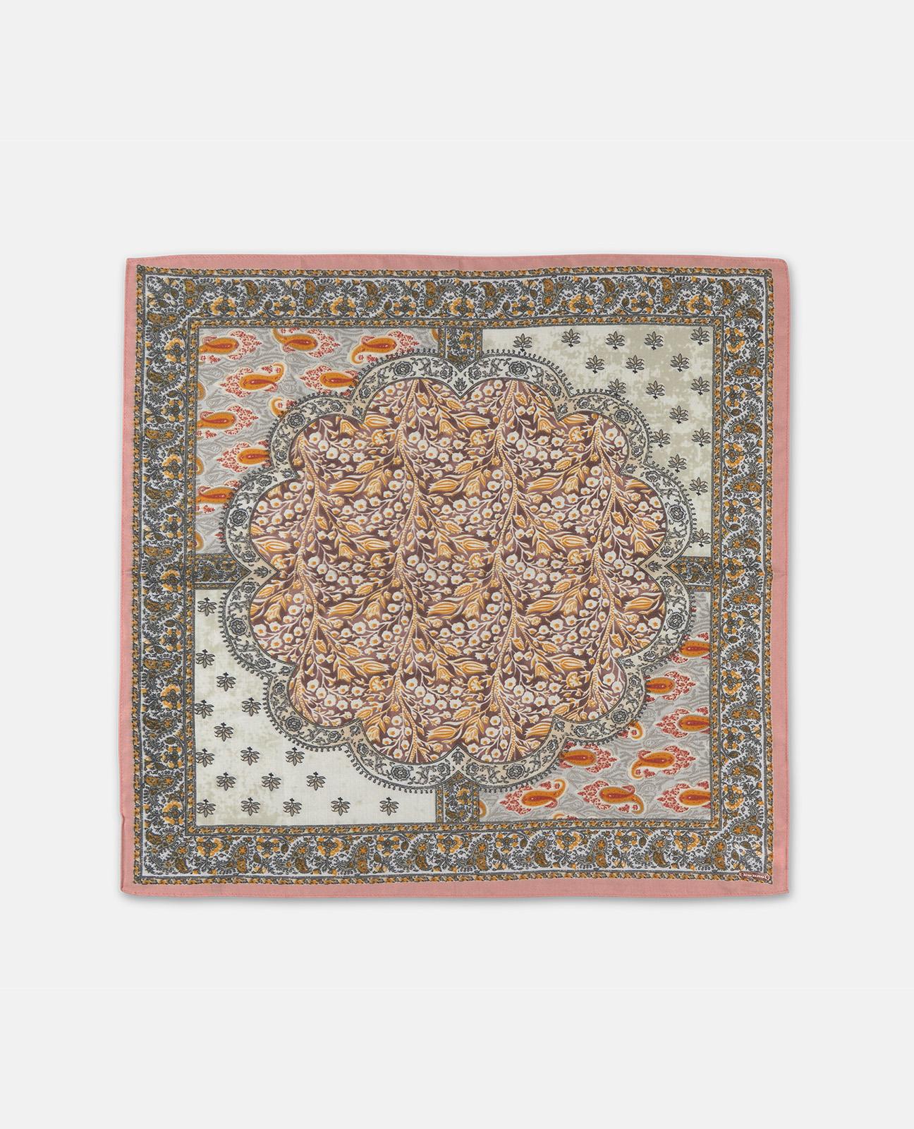 alma-en-pena-tuch-quadratisch-multicolor-paisley-camel image 2