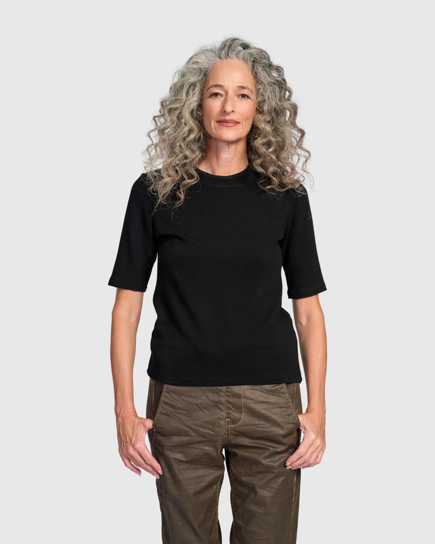 alembika-ribbed-mockneck-tee-schwarz image 5