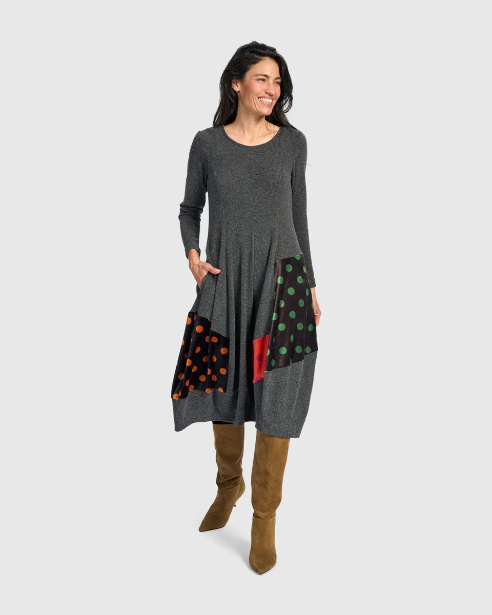 alembika-moxie-cocoon-kleid-carbon-dots image 1