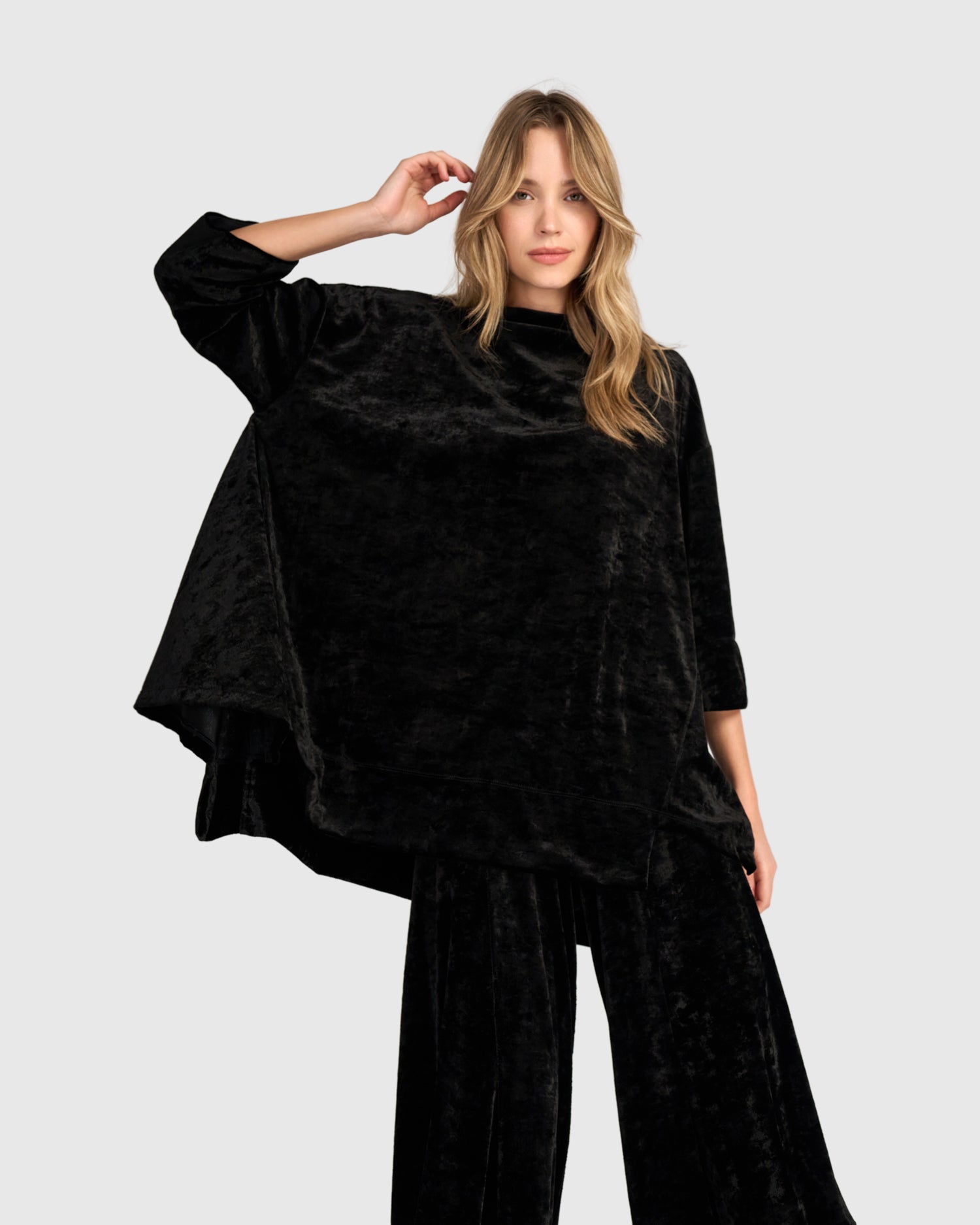 alembika-crushed-velvet-trapeze-top-schwarz-tunika image 1