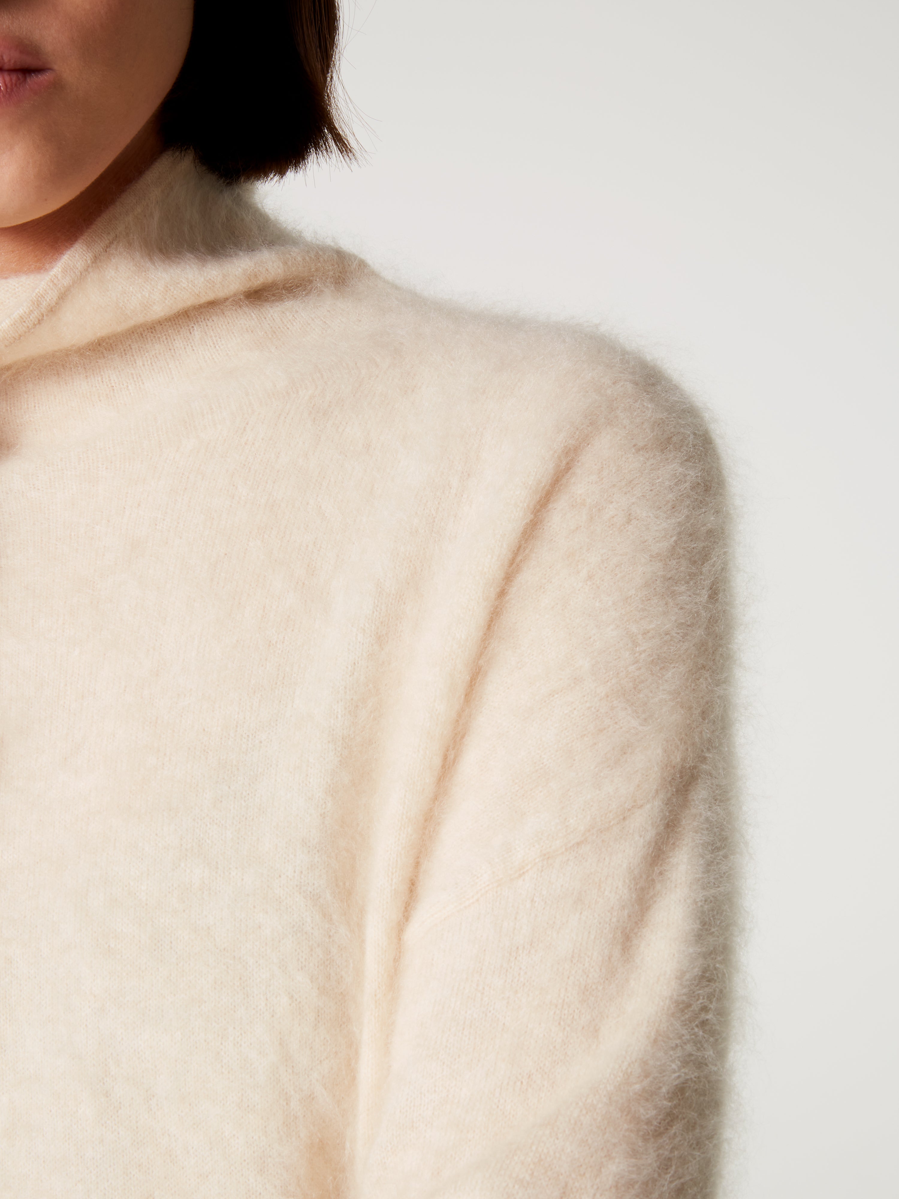 absolut-solange-damen-kaschmir-pullover-stehkragen-beige image 4
