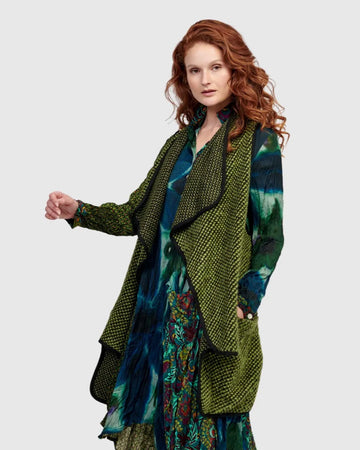 alembika-zora-vest-green-strickweste-mit-wasserfallkragen image 3