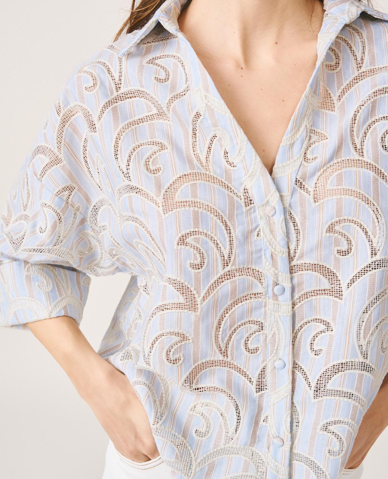 alma-en-pena-kurzarm-bluse-gestreift-mit-stickerei-blau image 6