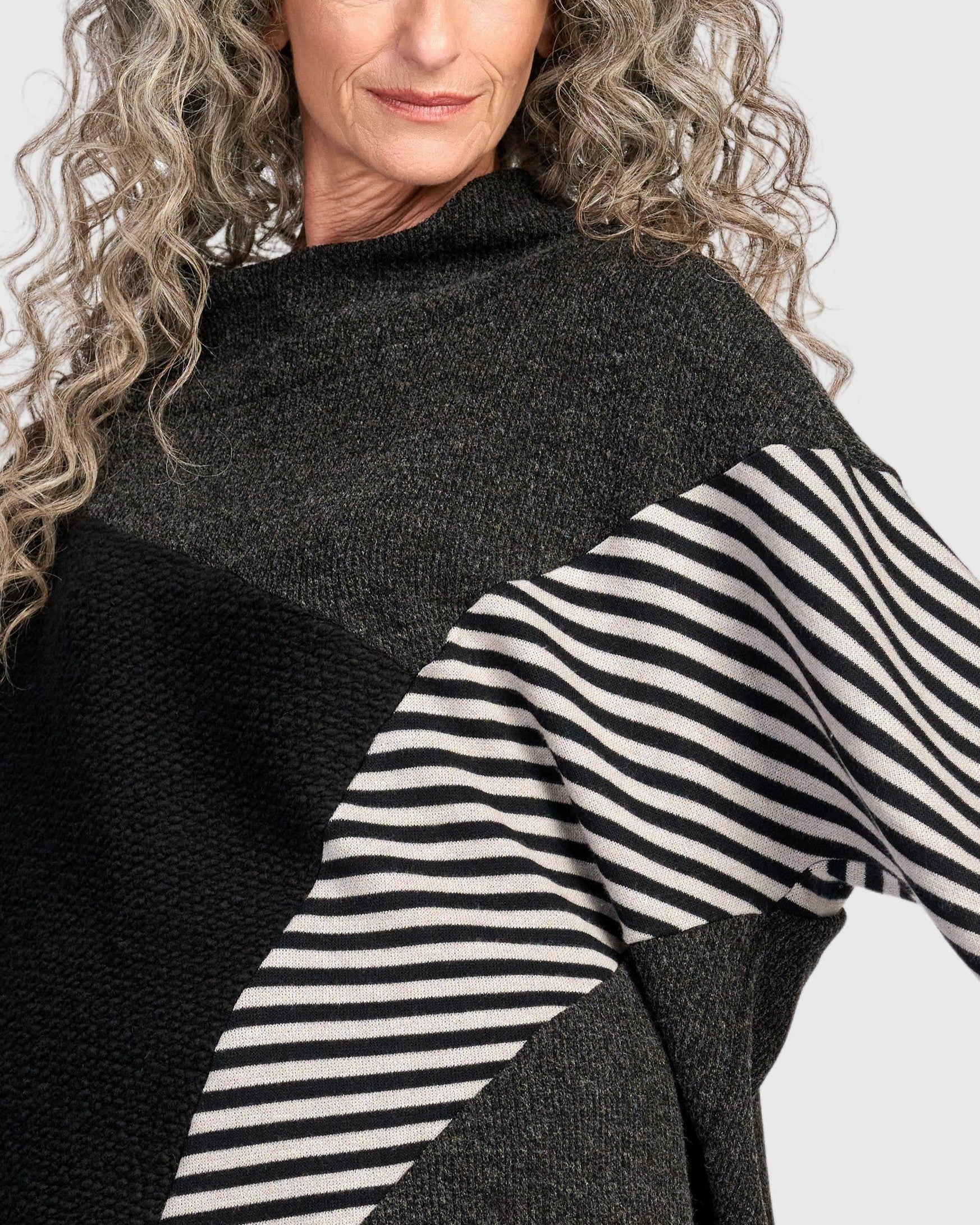 alembika-urban-linje-top-black-mix-tunika image 3