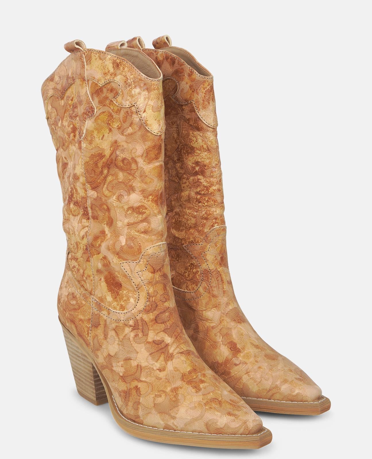 alma-en-pena-embroidered-half-boot-stiefelette-arena-24-cm-schaft-8-cm-absatz image 2