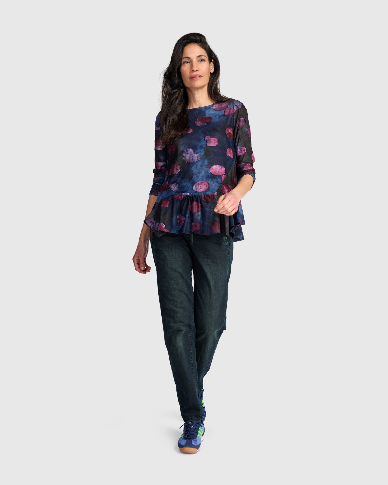 alembika-addison-flouncy-tee-damen-midnight-wine-langarm image 6