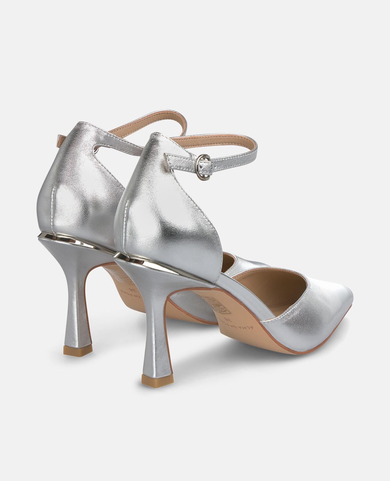 alma-en-pena-high-heel-shoe-with-bracelet-pumps-9-cm-silber image 3