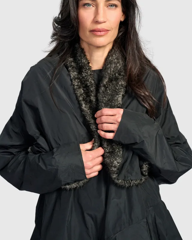 alembika-urban-lav-shrug-jacke-black image 1