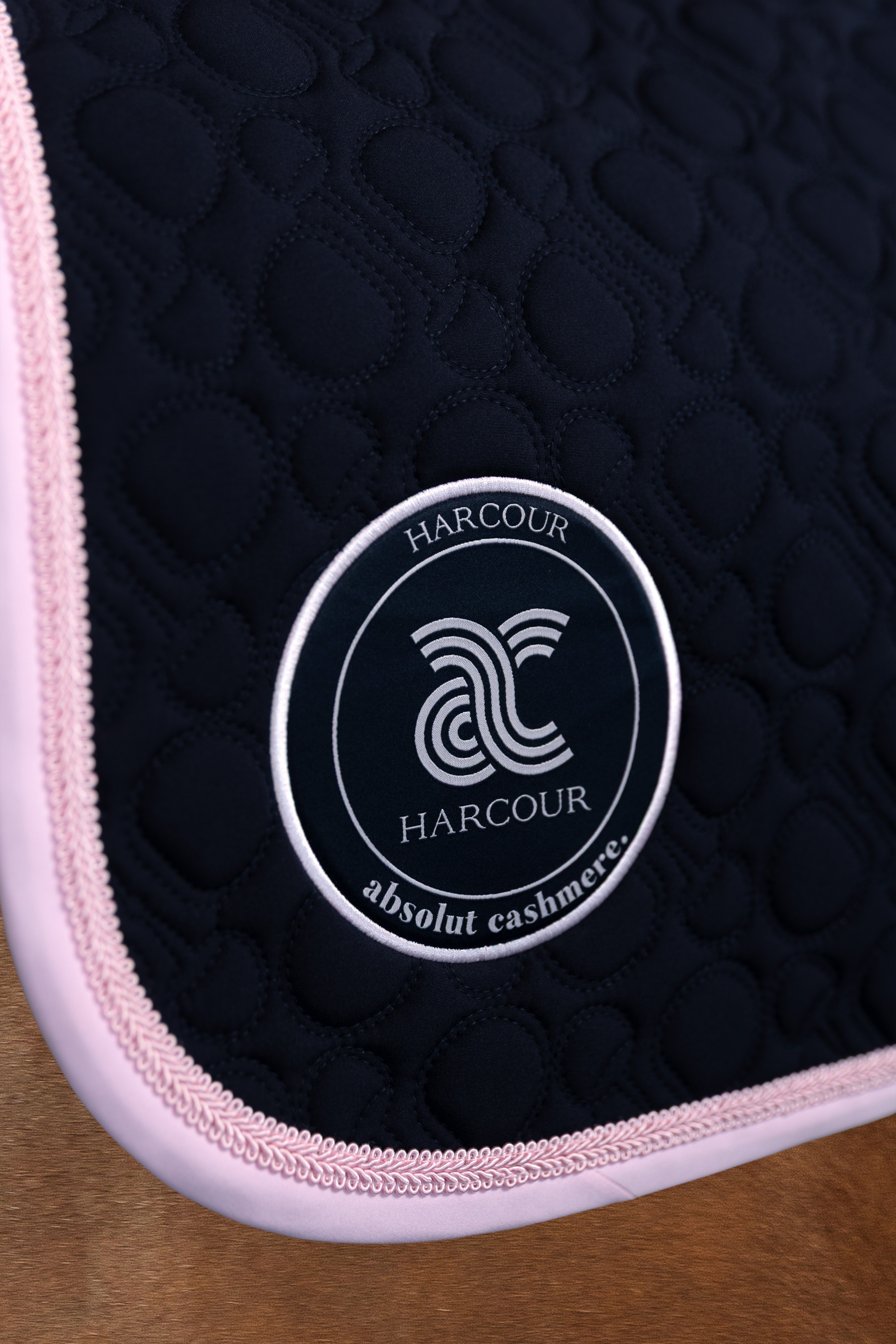 absolut-x-harcour-cadence-schabracke-satteldecke-blau image 4