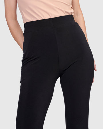 alembika-essential-kick-flare-hose-schwarz image 4