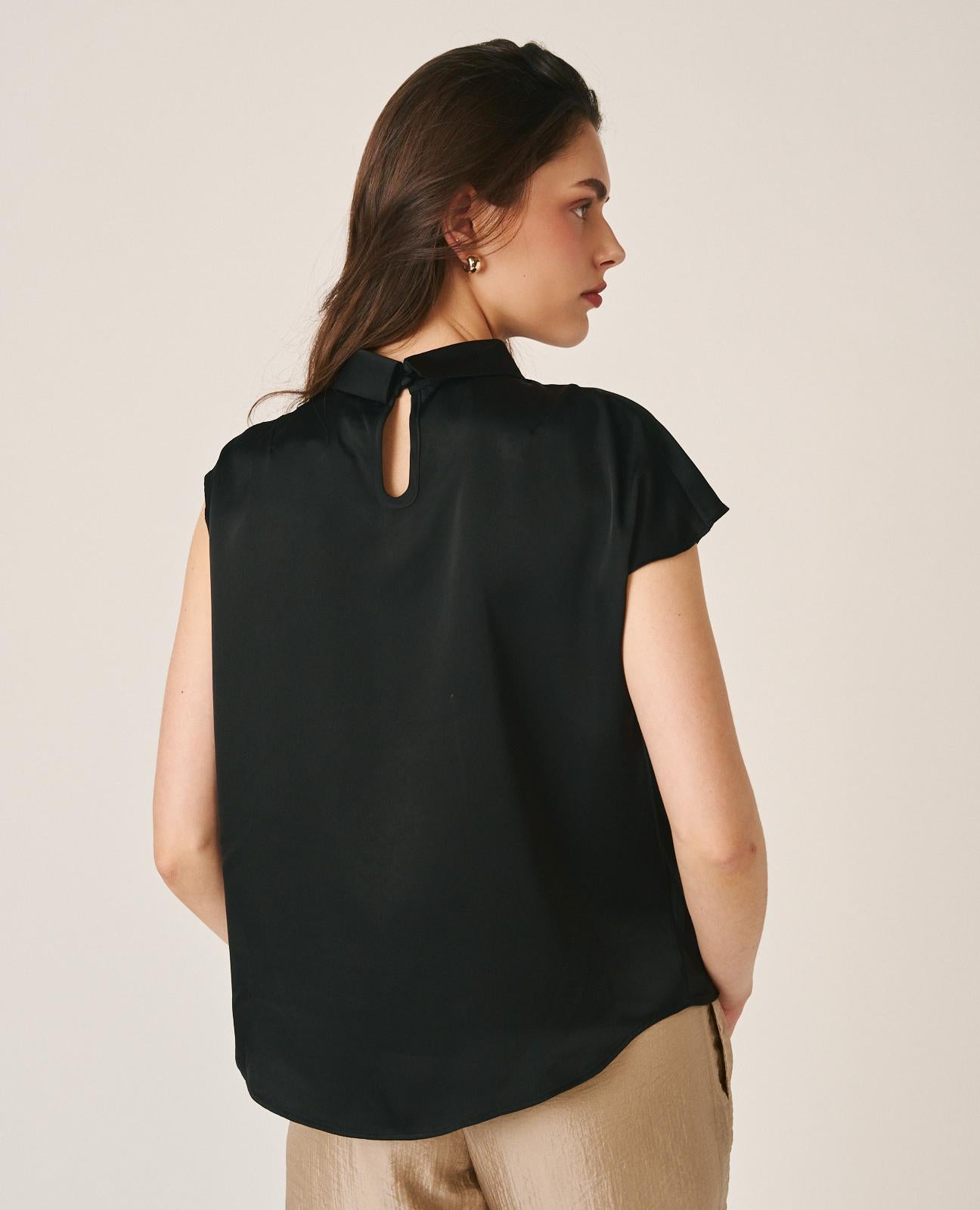 alma-en-pena-satin-bluse-schwarz-rmellos-drapiert image 5