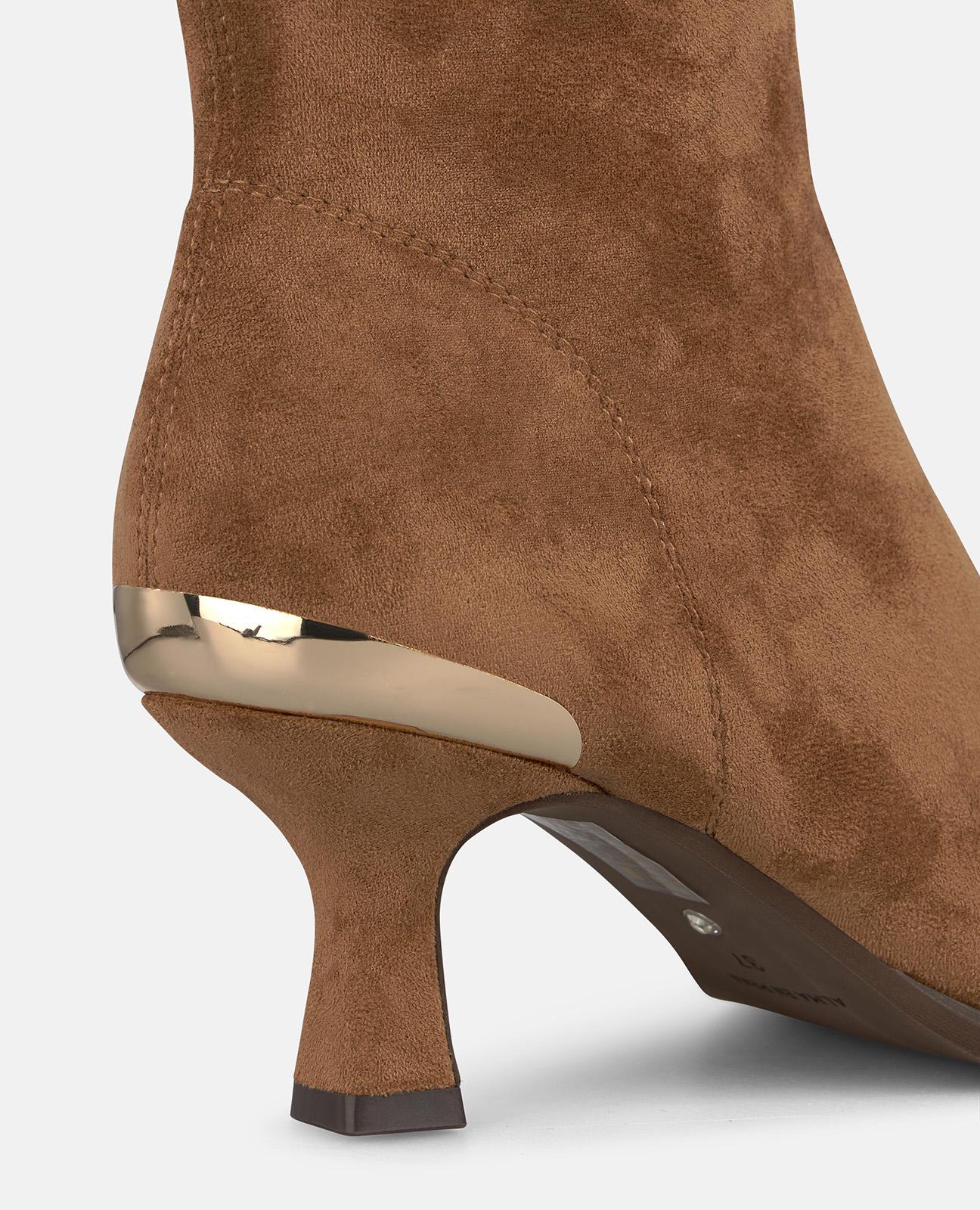 alma-en-pena-stiefeletten-mit-rei-verschluss-camel-ankle-boots-mit-trichterabsat image 4