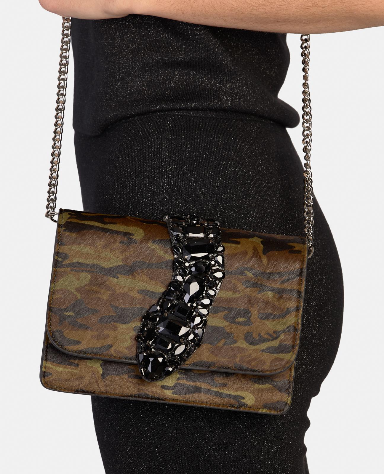 alma-en-pena-snake-flap-shoulder-bag-leder-in-gr-n image 4