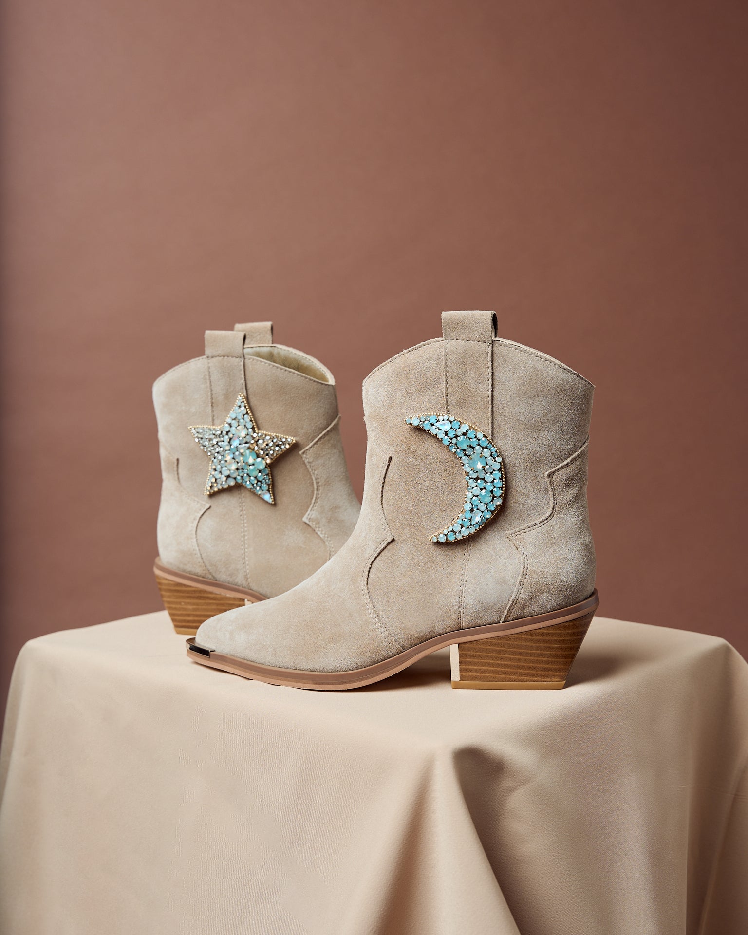 alma-en-pena-flache-stiefeletten-vison-mond-stern-4-5-cm image 1
