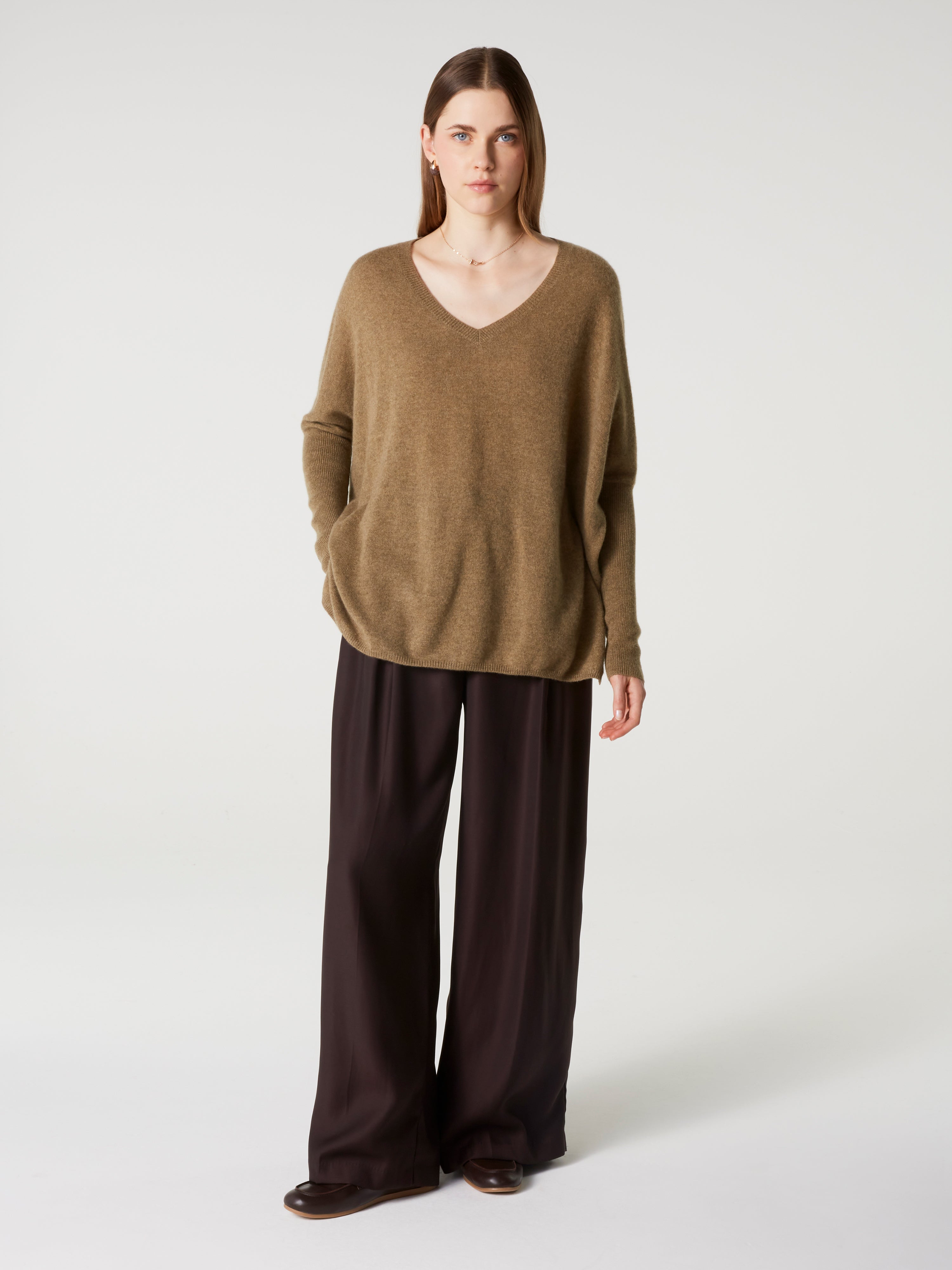 absolut-camille-poncho-pullover-mit-v-ausschnitt-aus-kaschmir-bronze image 2