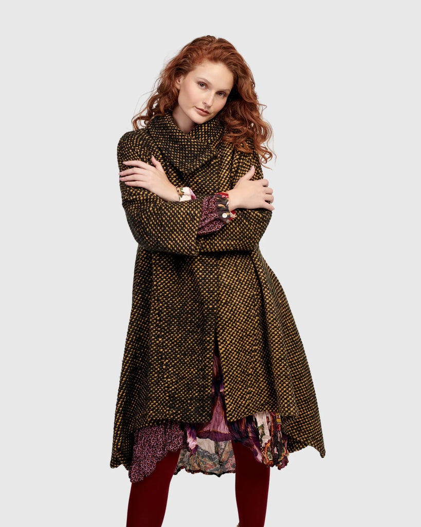 alembika-dupont-overcoat-ochre-grobstrick-mantel image 1