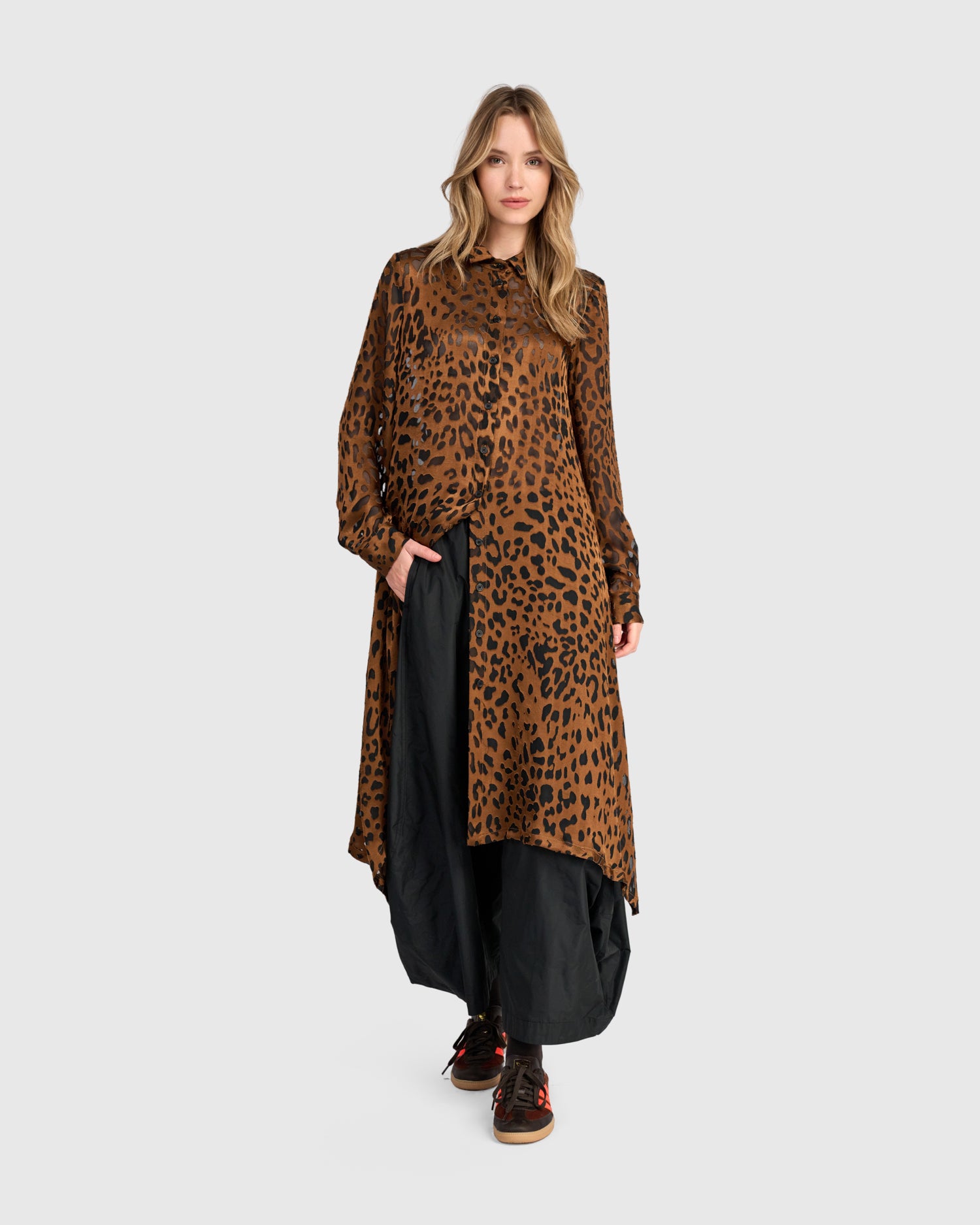 alembika-nadia-tunic-cognac-leopard-damen-tunika image 8