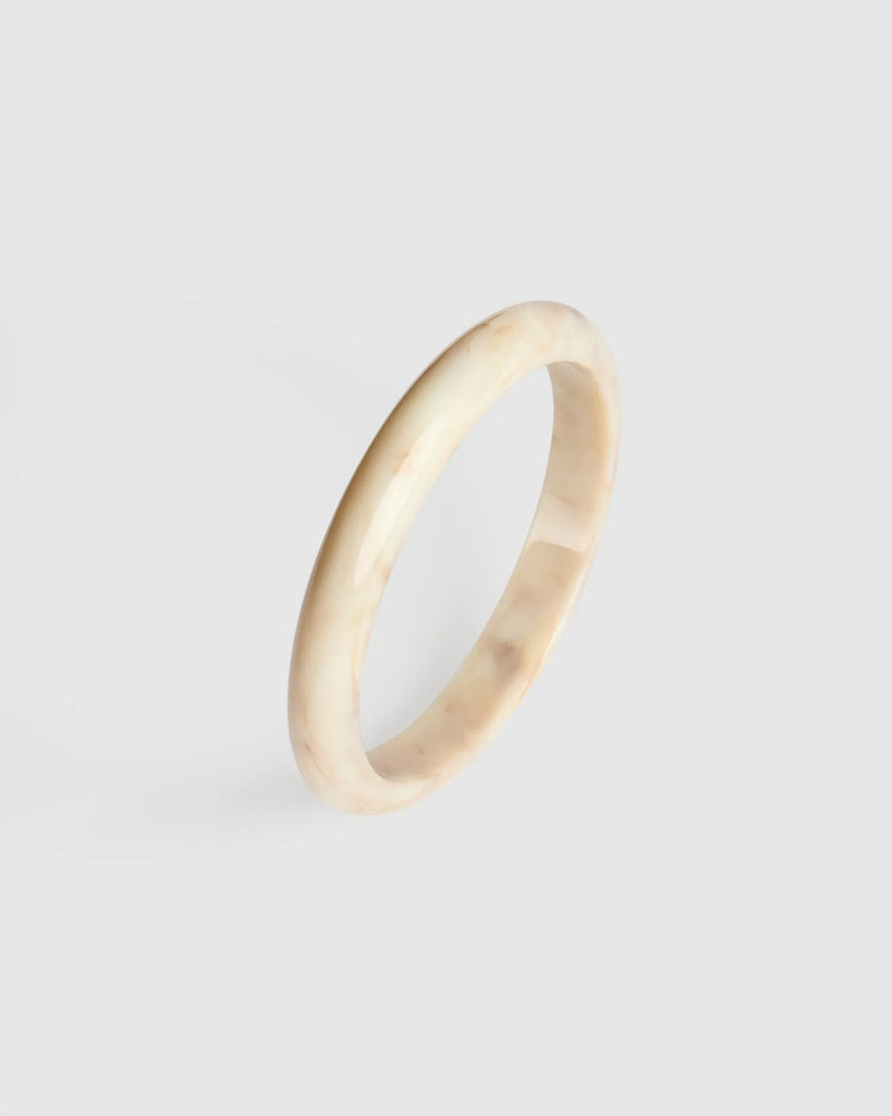 alembika-rounded-bangle-armband-oat-marmorierter-armreif image 1
