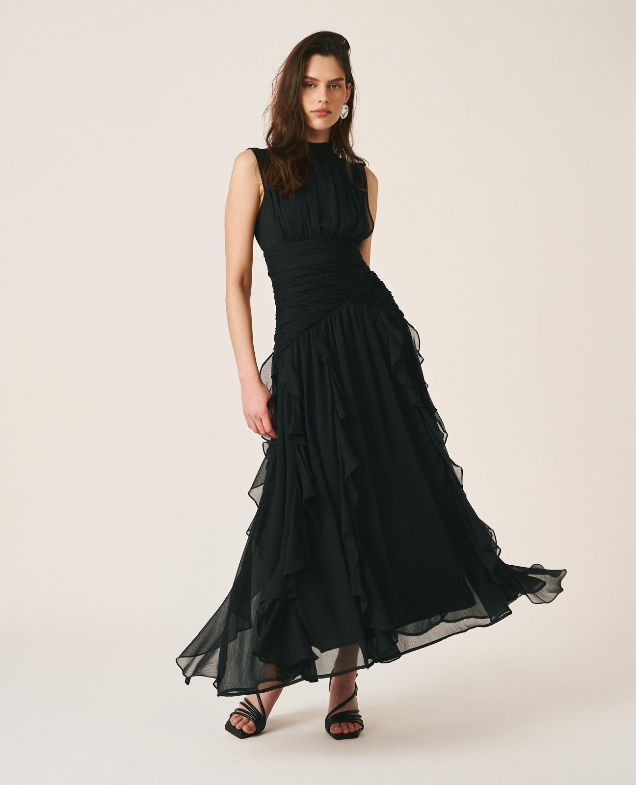 alma-en-pena-maxikleid-mit-r-schen-schwarz image 1