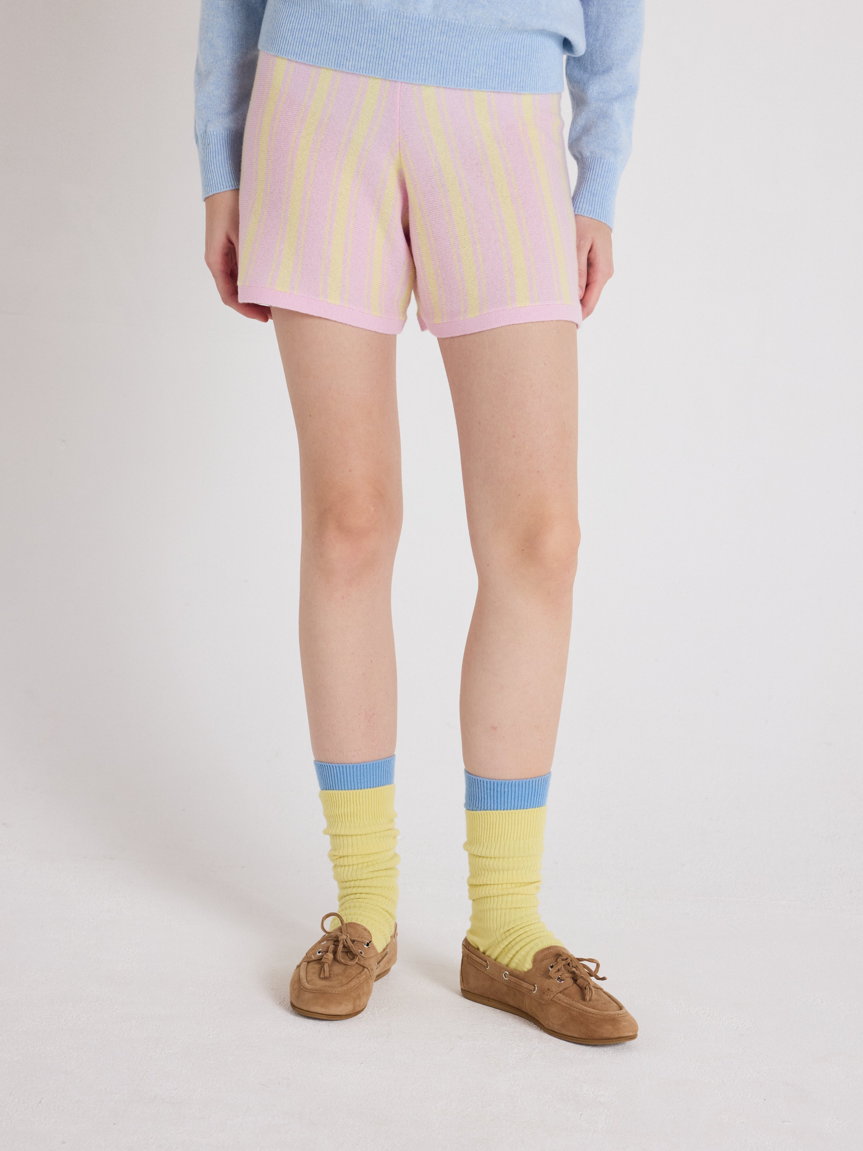 absolut-tyra-shorts-aus-kaschmir-stripes-lime-oversize image 2