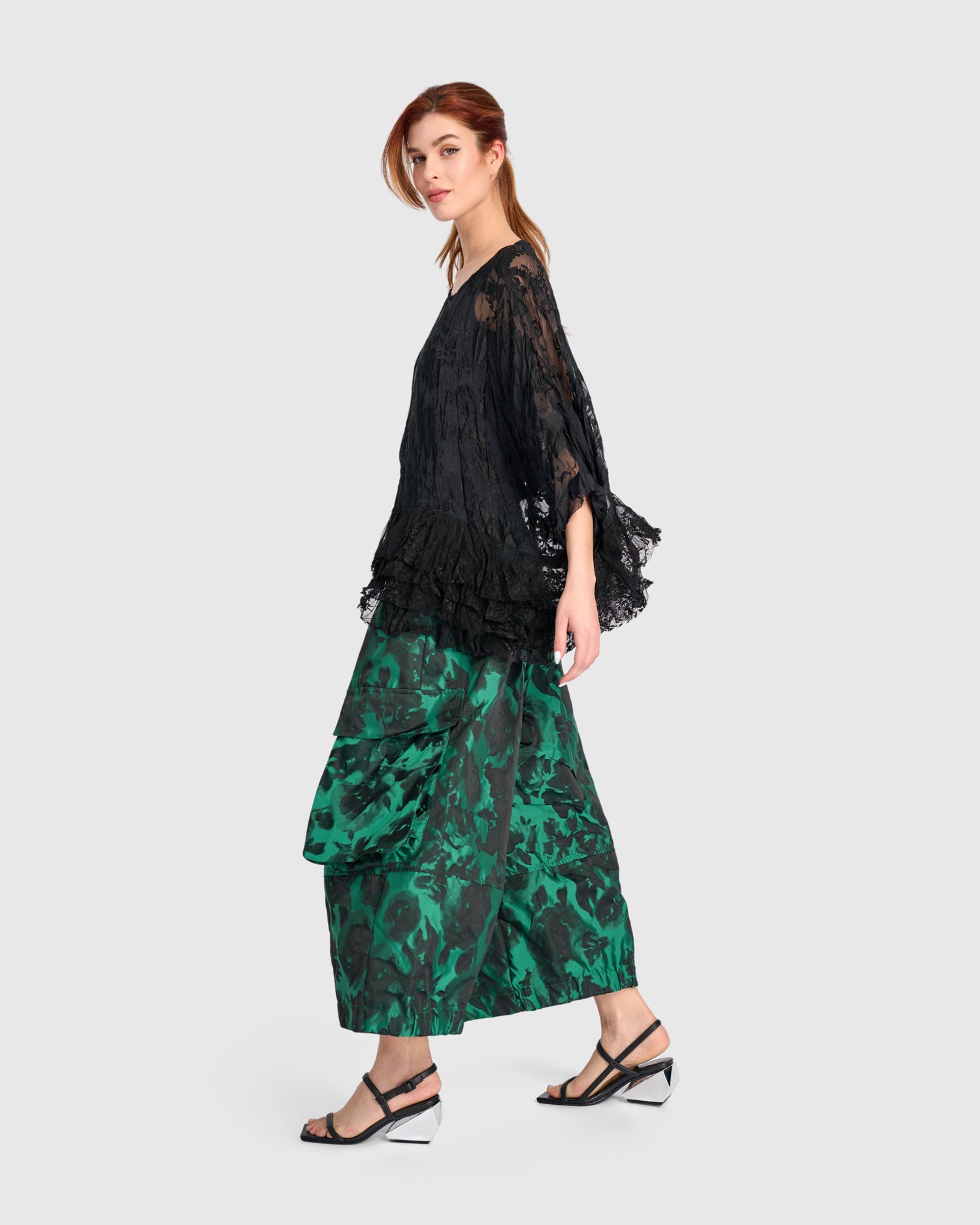 alembika-veiled-lace-top-sheer-schwarz-spitze image 4