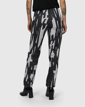 alembika-cyber-slim-leg-hose-brush-print-upf-50 image 7