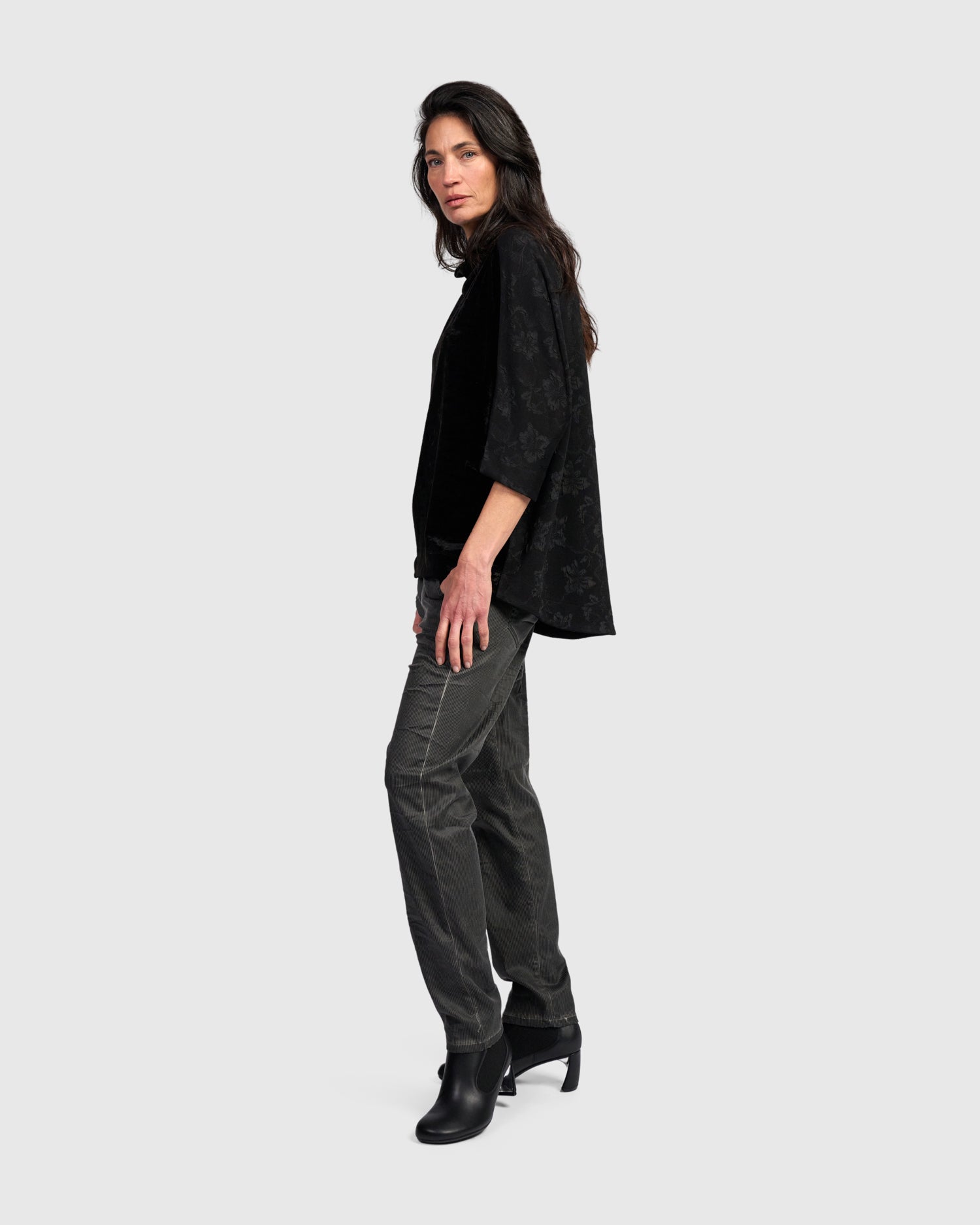 alembika-aster-funnel-pullover-top-black-flora image 4