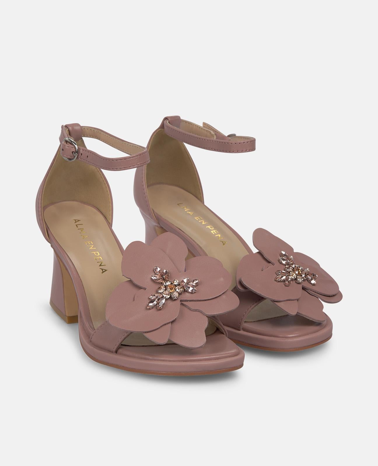 alma-en-pena-alfa-62669-riemchensandale-mit-blume-rosa-empolvado-8-5-cm image 2