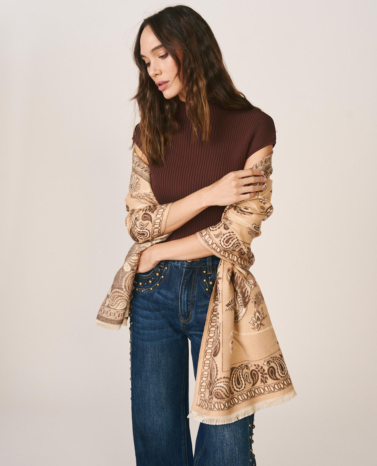 alma-en-pena-rectangular-scarf-rechteckschal-beige-botanik-print image 3