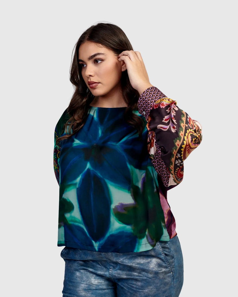 alembika-cassandra-shirt-at603c-bluse-mit-print-in-cornflower image 1